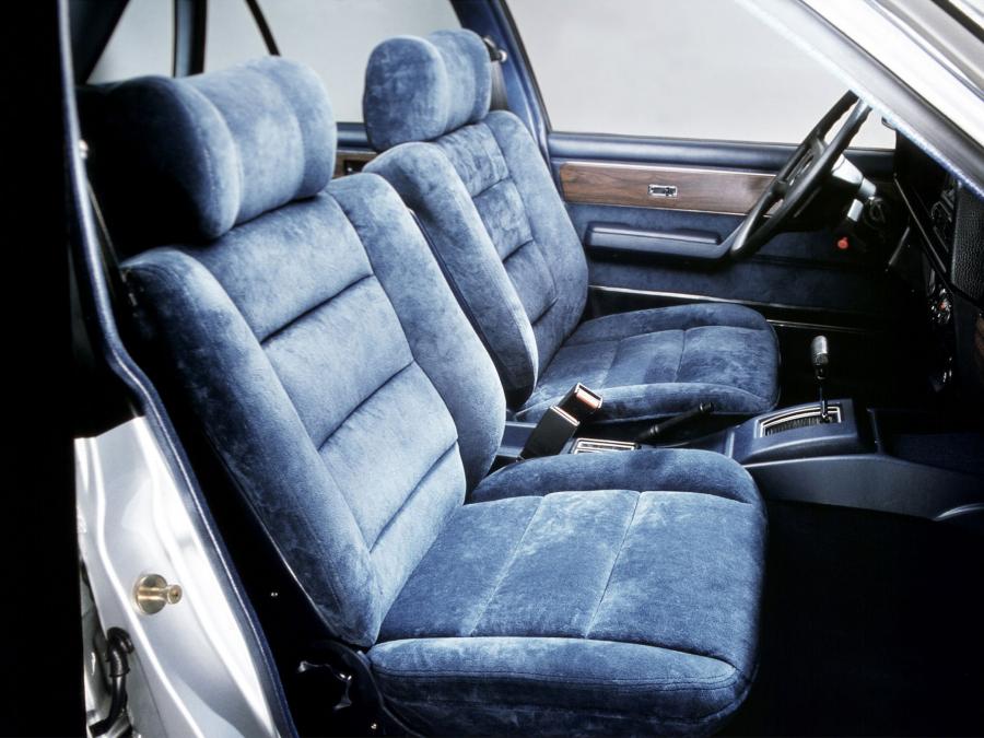 Интерьер Opel Senator 1978 года  (фото 19 из 22)